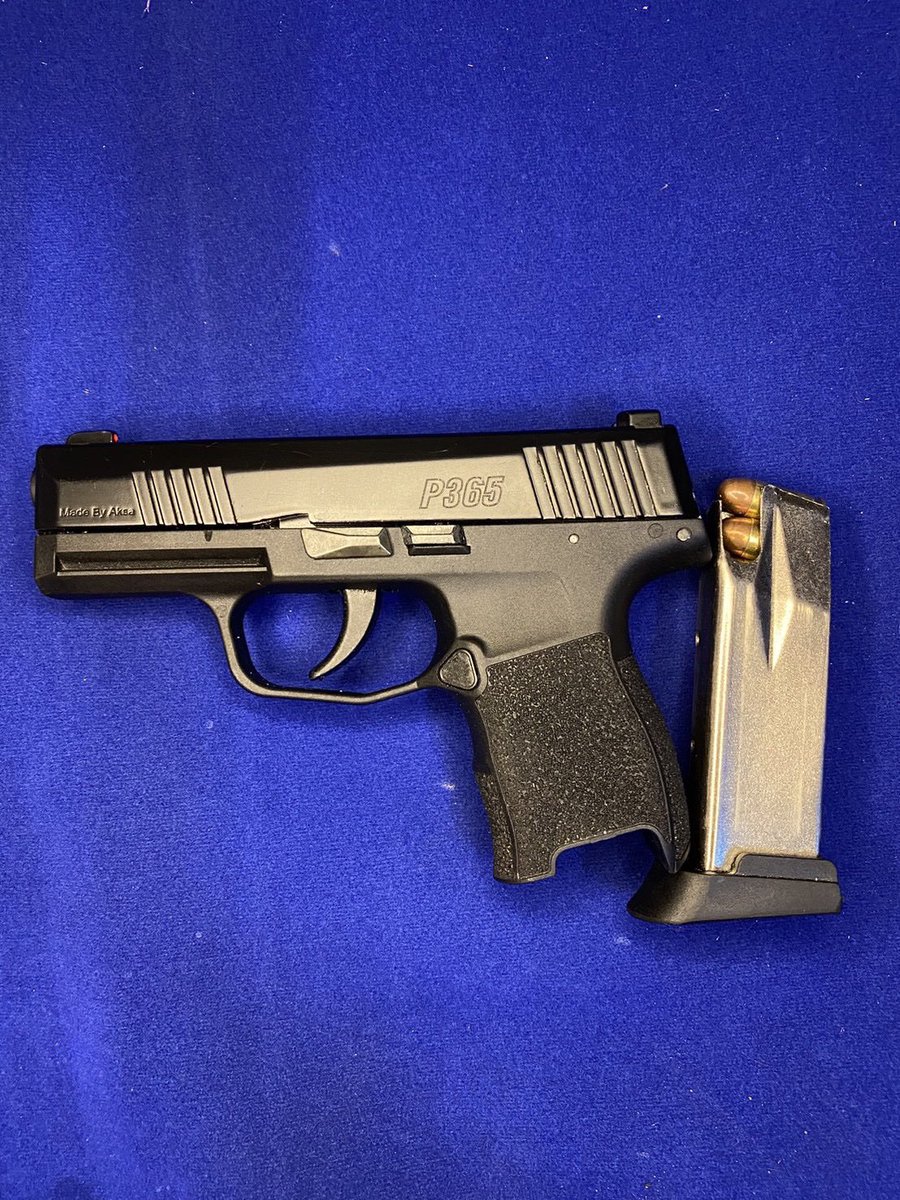 IrishYarbokqlk's tweet photo. P365 .380ACP ระบบ100%  แถมลูก 20 นัด💥 
ราคา 6,000 บาท จัดส่งด่วน 1-2 วัน📦
สนใจเพิ่มเติม 🆔: @273vtown  มี @ นําหน้า
#ปืนเถื่อน #ปืนไม่มีทะเบียน #ปืนหลุดจํานํา https://t.co/CXehz5SKdc