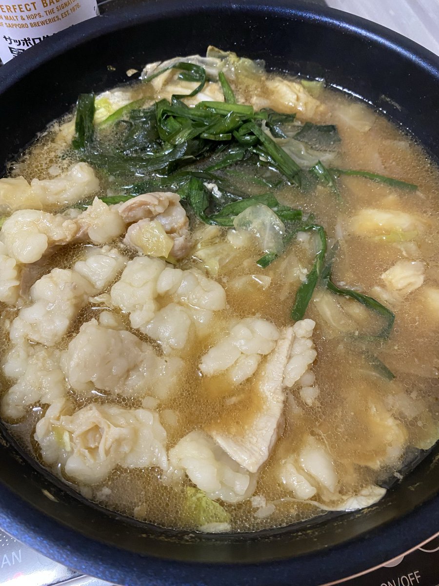 Dead180129's tweet photo. "モツ鍋"リベンジ🍲

前回の反省を活かして韮を投入！
今回は味噌ベースにしてみたが、
個人的には醤油の方が良いかも…

目指す味にだいぶ近づけた気がする😋 https://t.co/so7bwL5DRW