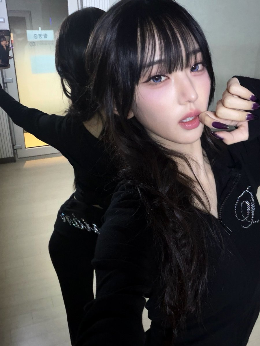 kiiilov33's tweet photo. 261003 버블 #이솔 https://t.co/xmMzfxYvsE