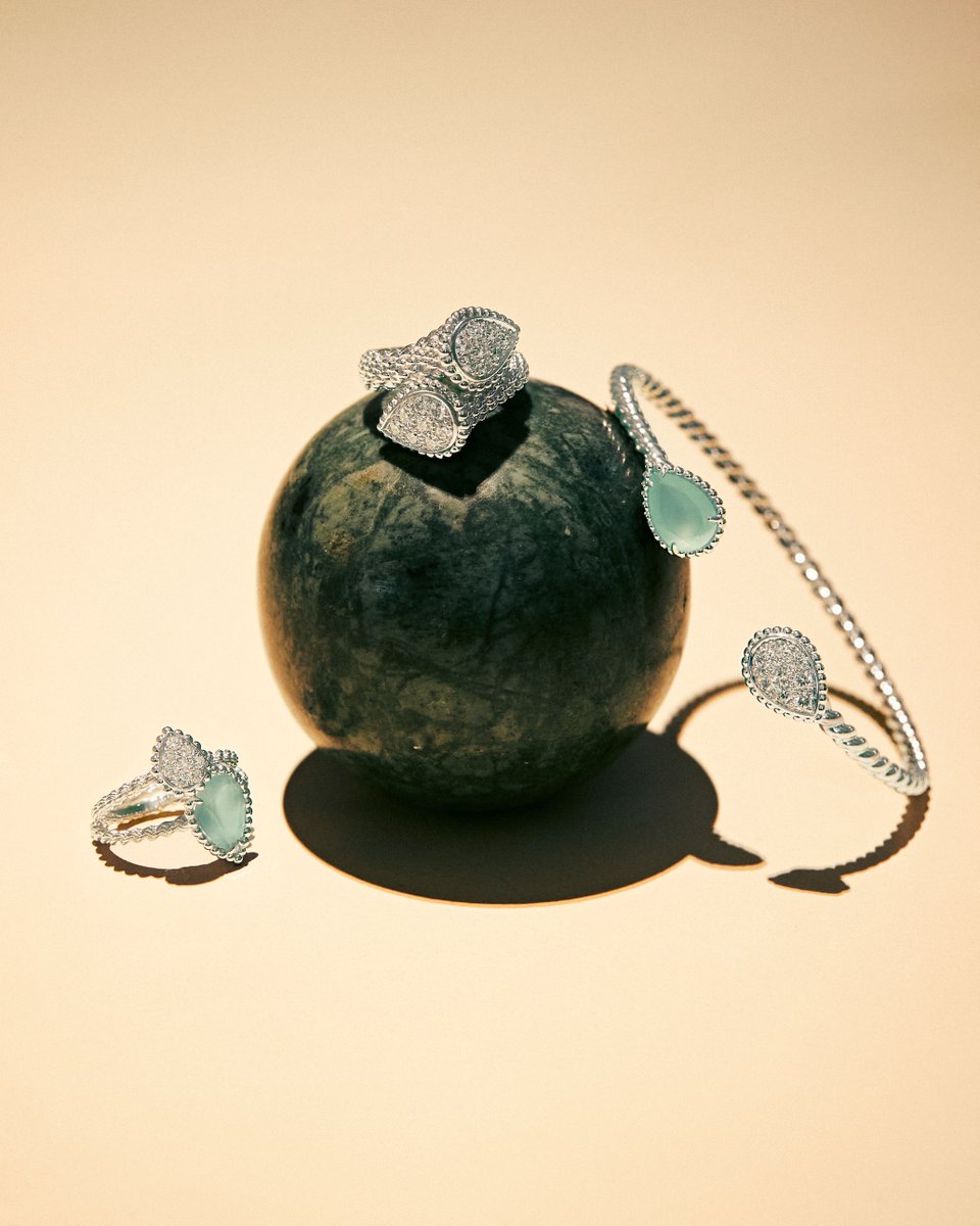 Boucheron's tweet photo. White gold, diamonds, and a drop of aquaprase. Since 1968, Serpent Bohème has transcended time to become one of the Maison’s icons.

#Boucheron #SerpentBohème https://t.co/GRmqT0sPp9