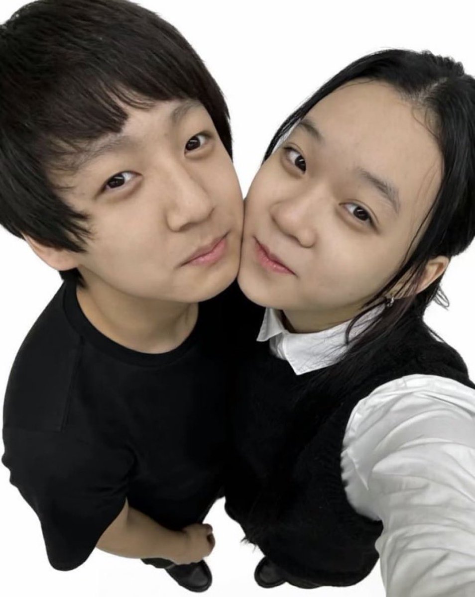 Jm13_9510's tweet photo. Respect Taennie and Winkook https://t.co/VaBq6c2F8A