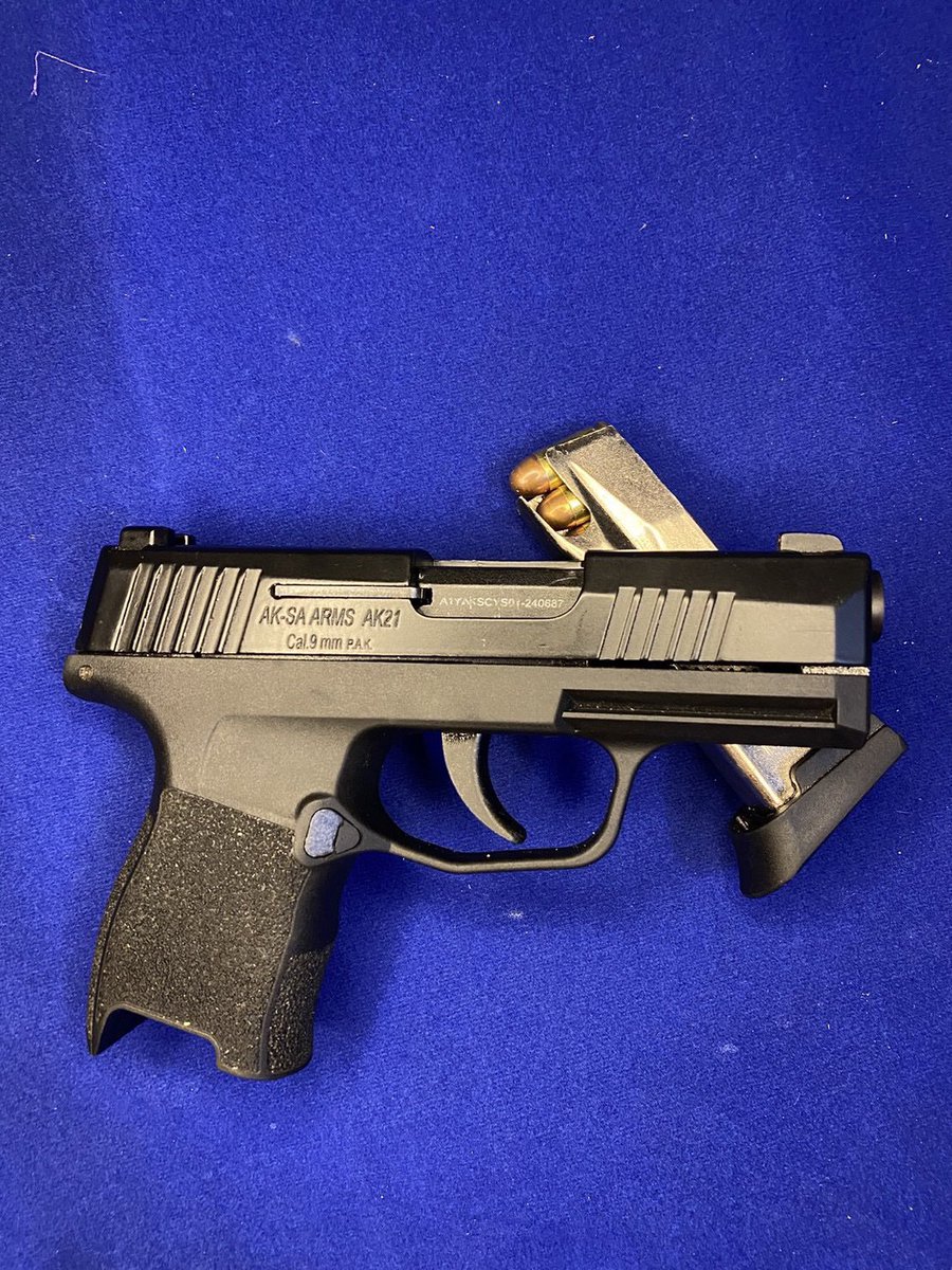 IrishYarbokqlk's tweet photo. P365 .380ACP ระบบ100%  แถมลูก 20 นัด💥 
ราคา 6,000 บาท จัดส่งด่วน 1-2 วัน📦
สนใจเพิ่มเติม 🆔: @273vtown  มี @ นําหน้า
#ปืนเถื่อน #ปืนไม่มีทะเบียน #ปืนหลุดจํานํา https://t.co/CXehz5SKdc