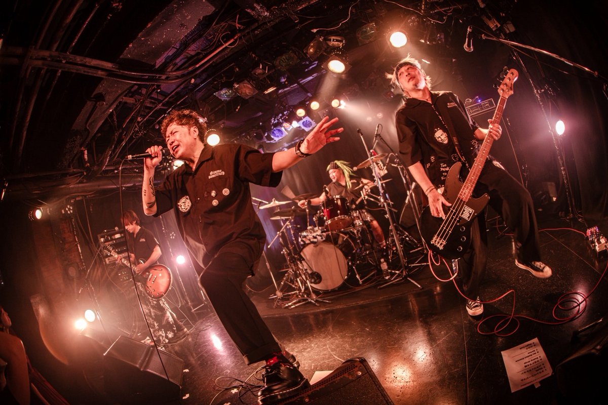 gstofficial4's tweet photo. 𝑮𝒊𝒎𝒎𝒆 𝑺𝒐𝒎𝒆 𝑻𝒓𝒖𝒕𝒉 

20260930 @ 下北沢CLUB Que ②

pic by sentaro @babys_inc

next…10/19(月)ネオ東狂•池袋手刀 https://t.co/xDu2OapmiF
