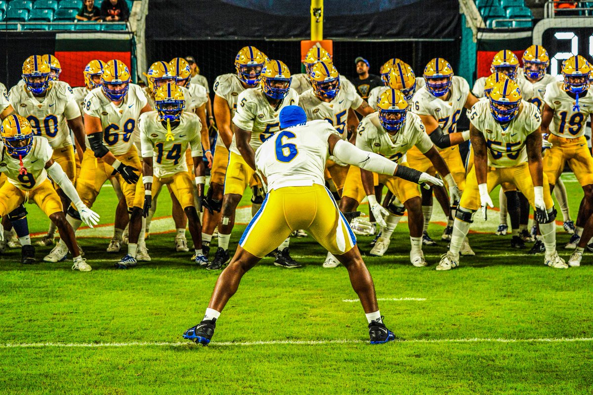 JohnMorgan6__'s tweet photo. THE MOVEMENT LIVES ON ! NEVER FORGET WHERE IT STARTED ! MR. TRAP WALKER 🫡 @Pitt_FB #H2P HAIL 2 PITT 🅿️ https://t.co/9bec4ZGPtC