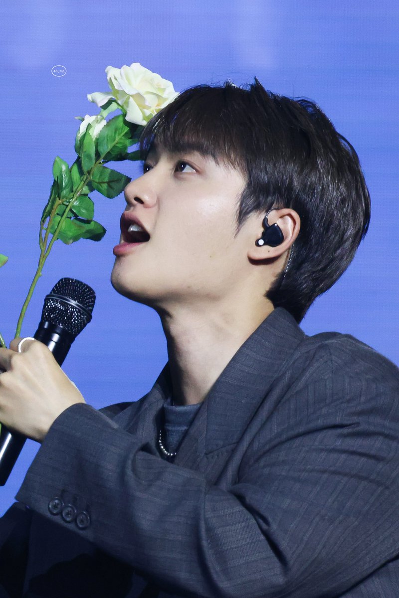 48_zip's tweet photo. 2601003 DAY OFF

꽃보다 경수💐

#도경수 #DOHKYUNGSOO  #디오
@DOHKYUNGSOO_X https://t.co/ieJje1NGDk