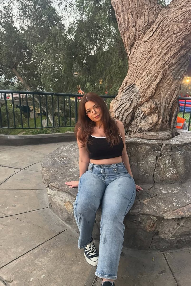 Anegalv's tweet photo. Mala idea si pago la comida con mi cuerpo? 🥺 https://t.co/ImKv7p0vwG