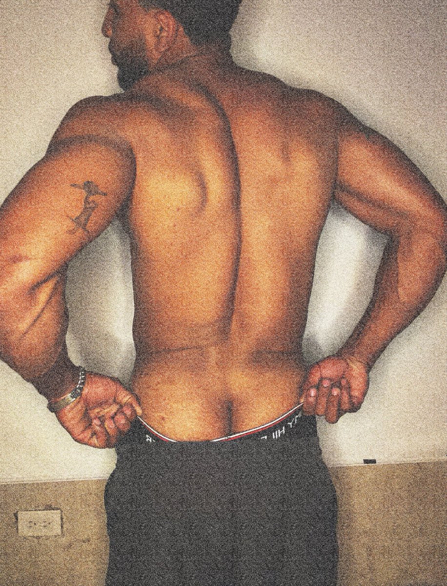 ANDYHARRYVZLA's tweet photo. Como prefieres de espalda o de frente 😏🍆 https://t.co/8pSpSLqZK2