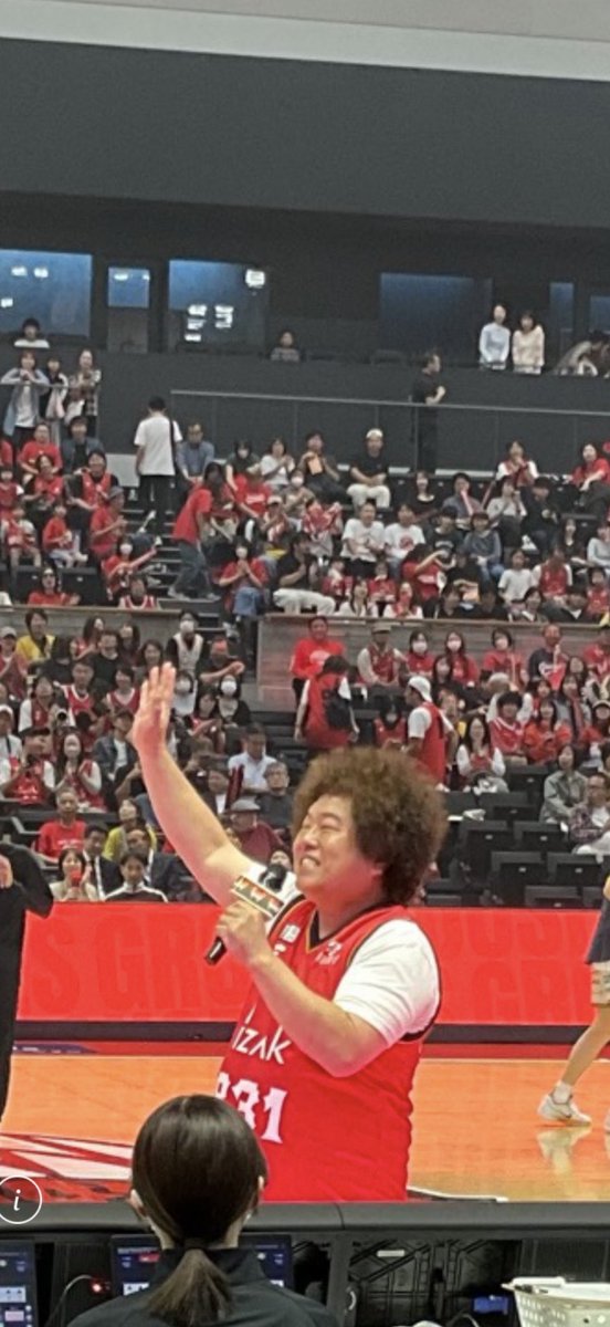 monoiiyoshida's tweet photo. この度、選手として富山グラウジーズに入団することになりました！

違うかーー！！

今シーズンより富山グラウジーズのホームゲームイベントMCとして仲間入りさせていただきます！

熱いブーストを選手に届けましょうー！！

よろしくお願いしますー！

#富山グラウジーズ 
#吉田サラダ https://t.co/L8pYqaFZ3y