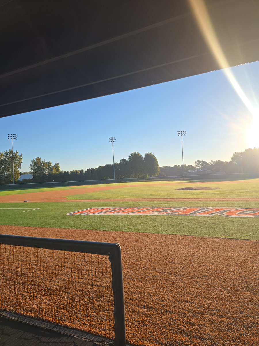 NextWaveBsbl's tweet photo. Fall ball in the 50F and NextWave 16U ready to play vs Canes IL upperclassmen team this morning. https://t.co/X2r2G9KjiU