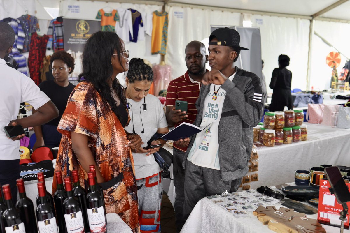 UNDPUganda's tweet photo. Still happening! 🇺🇬✨

#ThePearlMarketplace is bringing together local businesses, creatives and entrepreneurs at Akamwesi Mall today.

Pass by to discover locally made products, meet the people behind the brands and support local businesses. https://t.co/31Axdgsc97