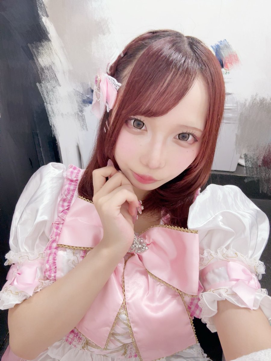 nina_8DOLL's tweet photo. 本日秋葉原‼️ありがとうございました
3回し25ふん枠やばい！大汗かいた( ᴖ⩊ᴖ💧3キロくらい痩せててもおかしくないね汗で前髪がダメになってしまったのでデコ出し⊂(  ᴖ ̫ᴖ)⊃🎶
明日新宿自社2回し会えすかー！ https://t.co/UcFZ9NTzU7