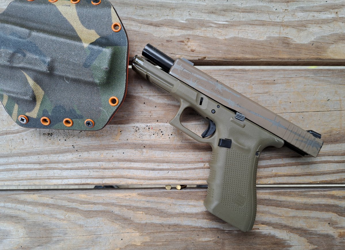 AJ476239's tweet photo. Glocktober... #glock #g22 #40sw #40cal #odgreen #fde #cerakote #magpulfde #tungsten #glocktober #pistol #handgun #ccw #2a #firearms https://t.co/YTNne2AZcH