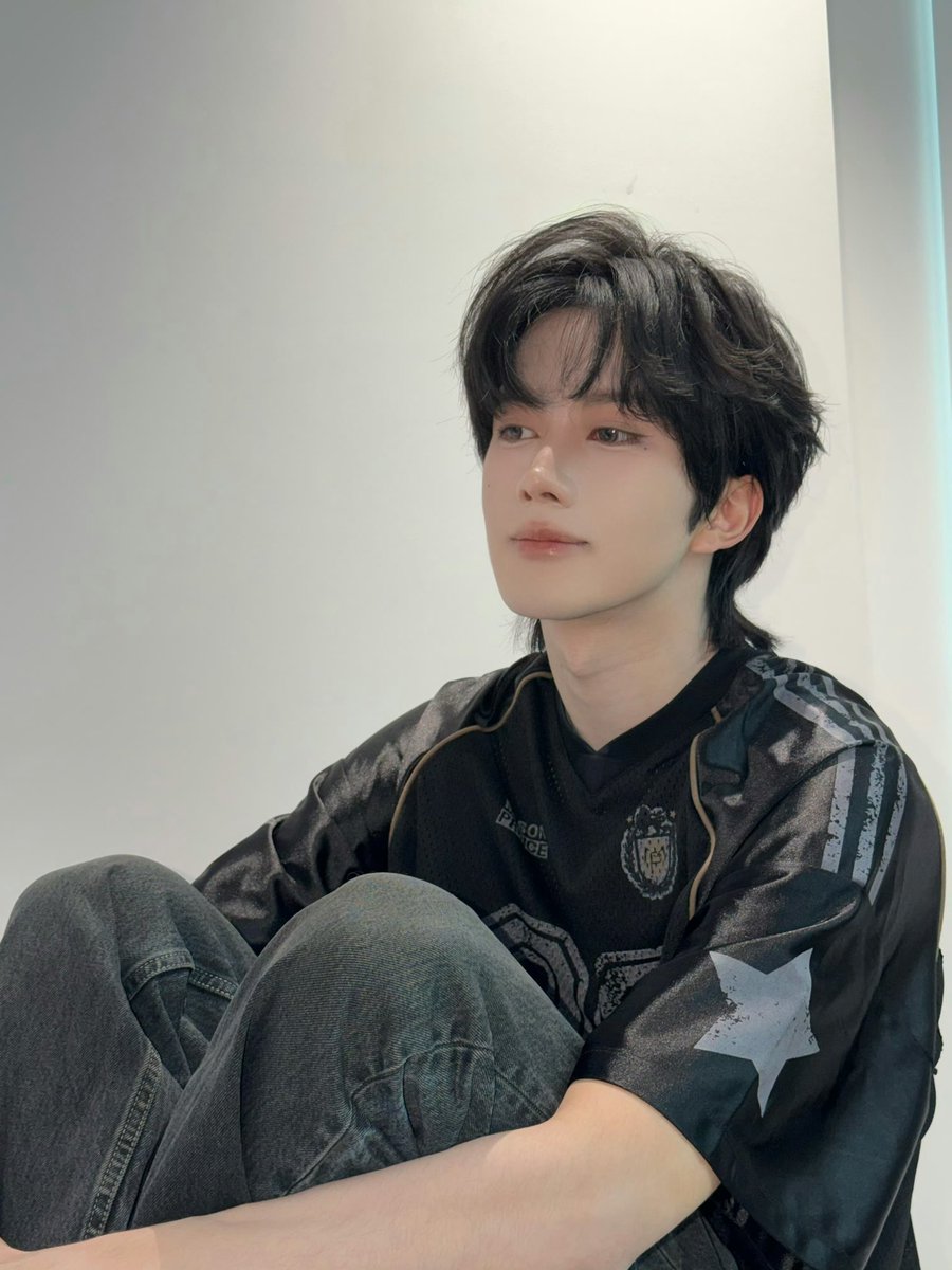 urmystarXQ's tweet photo. แอ็คอย่าติดตี๋ครับ คือมันหล่อ🧎 https://t.co/Ir90WuJASb
