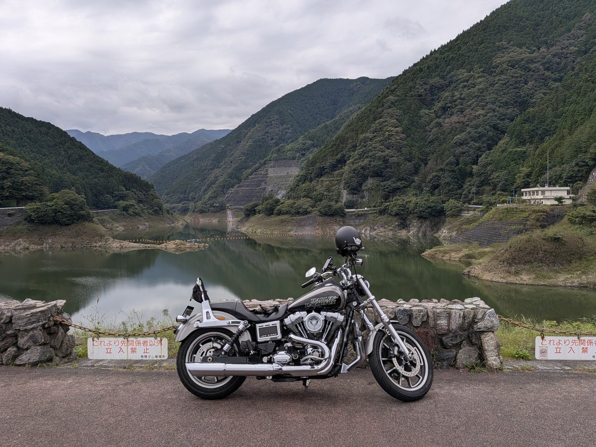 tk_rider9's tweet photo. 午後のスキマ時間にサクッと名栗・有間ダムへ。
短時間でも風を感じてリセットする時間が至高。
明日はどこを流そうか。

#FXDL 
#ハーレーダビッドソン 
#バイクのある風景
#バイクのある生活
#有間ダム 
#名栗 https://t.co/V4x3TeAr6S