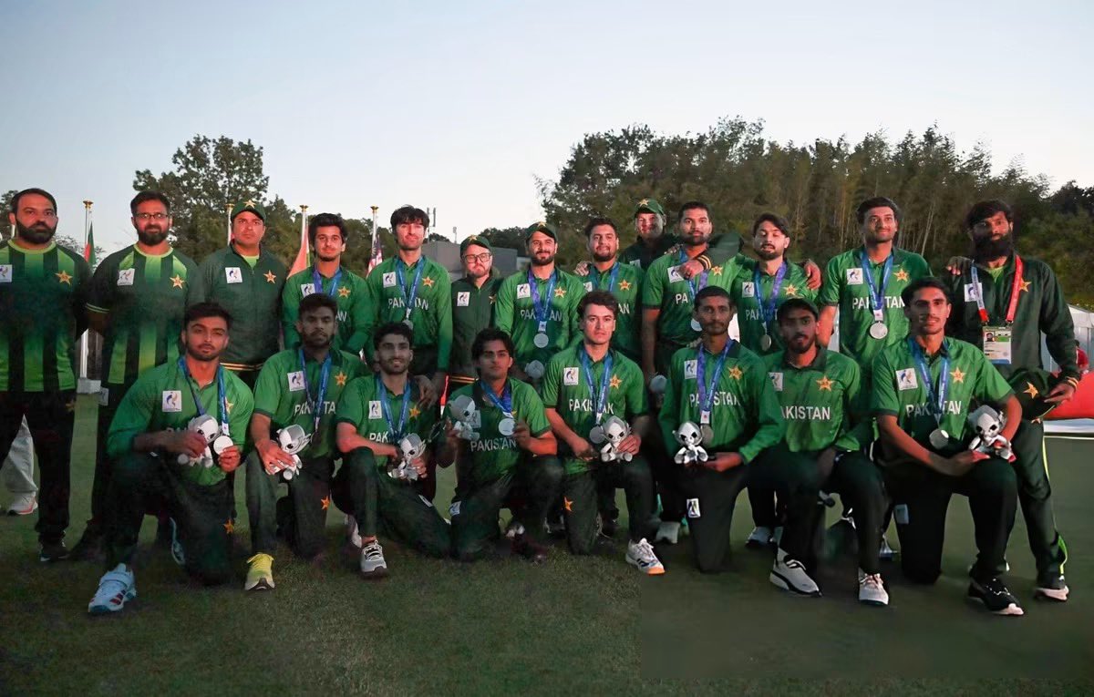 TeamQuetta's tweet photo. 🥈 SILVER FOR PAKISTAN! 🇵🇰

A remarkable campaign comes to an end with Pakistan standing proud on the podium. 💚

The Green Shirts fought with heart, reached the Asian Games 2026 Final, and secured a well-earned Silver Medal. 🥈👏

#AsianGames2026 https://t.co/yWJctJxkrQ