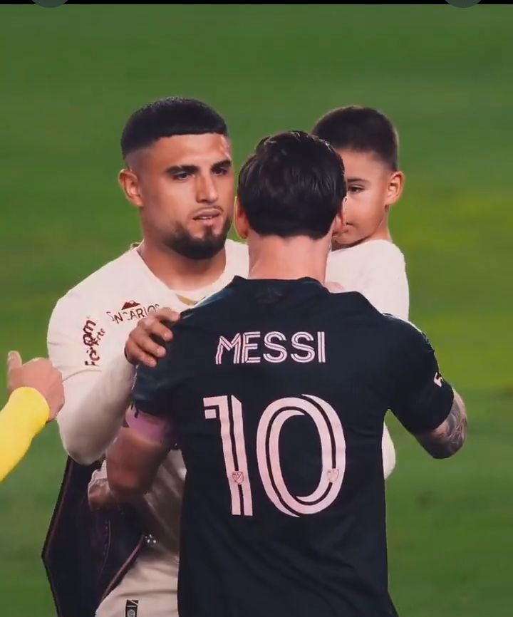 yendorzille's tweet photo. @Messias30_ Nigga held Messi like " is that really you???!!!" https://t.co/WynCVwVSzd