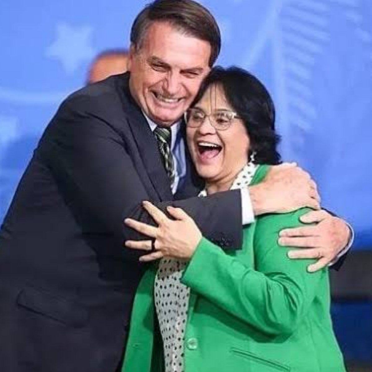 updatecharts's tweet photo. EITA! Damares afirma que se NÃO GANHAREM as Eleições, Jair Bolsonaro “vai m0rrer” na cadeia. https://t.co/s76m1KqObm