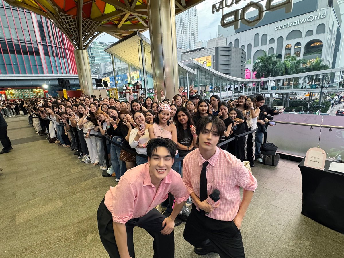 DeeHupHouse's tweet photo. ขอบคุณทุกคนที่มาให้กำลังใจตี๋เฮงกันทั้งวันเลยนะค้าบ

KATExTEEHENG
#EVEANDBOYxKATEwithTeeHeng https://t.co/x0Z1zZAcqe