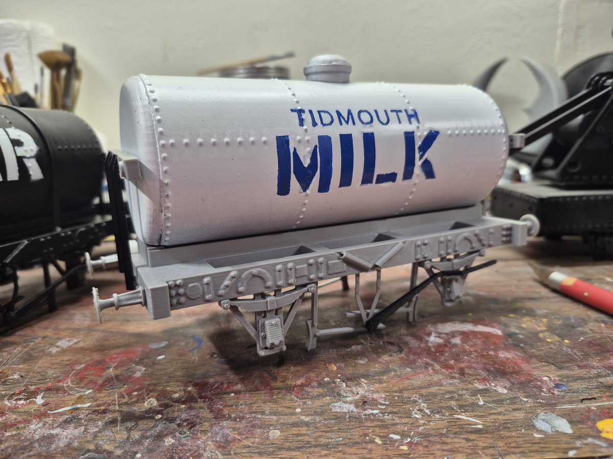 Mr_Tugboat_04's tweet photo. White milk or black milk https://t.co/qaudvYz1HK