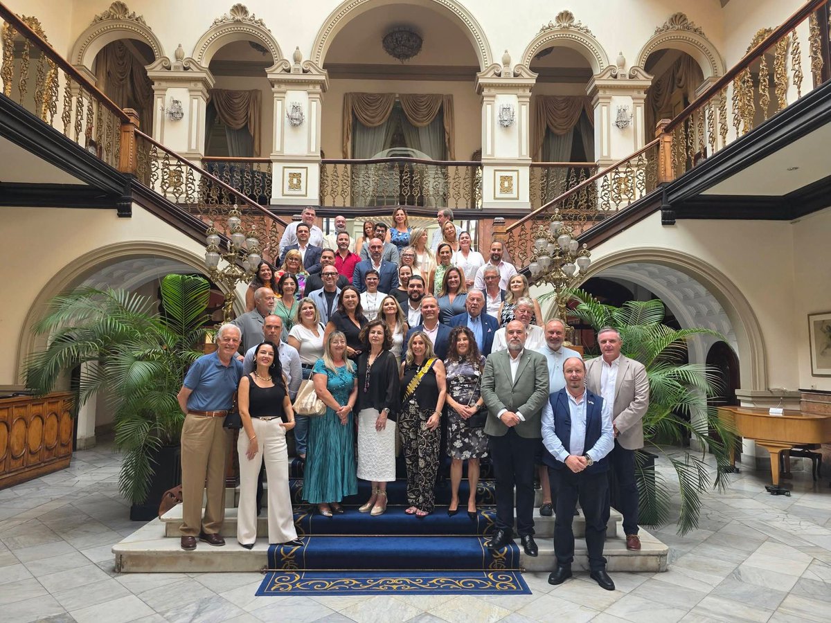 AVALPAfemepa's tweet photo. 🤝 Héctor Calderín, presidente de AVALPA y AELEYCA, participó en el encuentro empresarial organizado por Rotary Club Ciudad de Arucas y Empresarios del Atlántico, con la participación de Matilde Asián, consejera de Hacienda del Gobierno de Canarias. https://t.co/c0l3tqcTAr