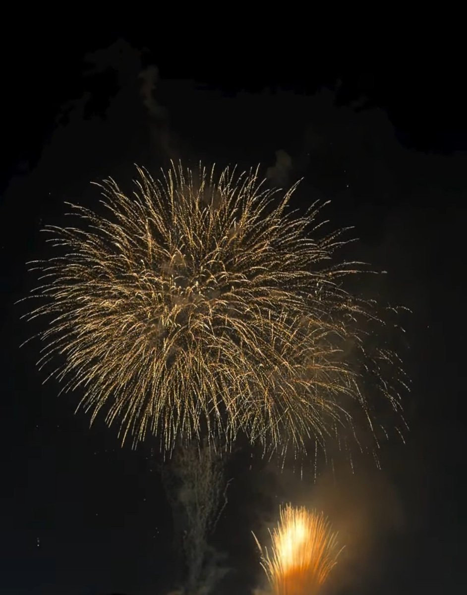 ynruuun's tweet photo. リアルして、今年も花火見に行ってきた！！
綺麗だった🎆 https://t.co/89Q7XeVxF9