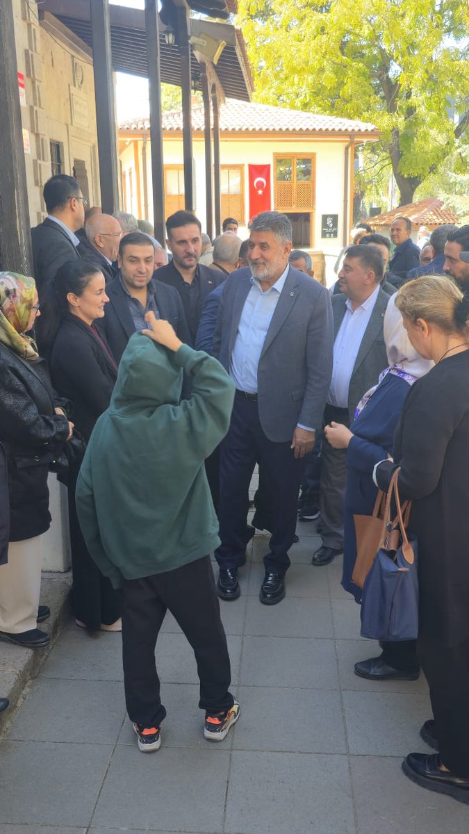 milliyolpa74776's tweet photo. Uzun yıllar birlikte yol yürüdüğümüz dava arkadaşımız mehrum Ökkeş Şendiller'i seneyi devriyesinde Tacettin Dergahı'nda mevlid-i şerif ile yad ettik. Kendisine bir kez daha Cenab-ı Allah'tan rahmet diliyoruz. https://t.co/AvAThpFG30