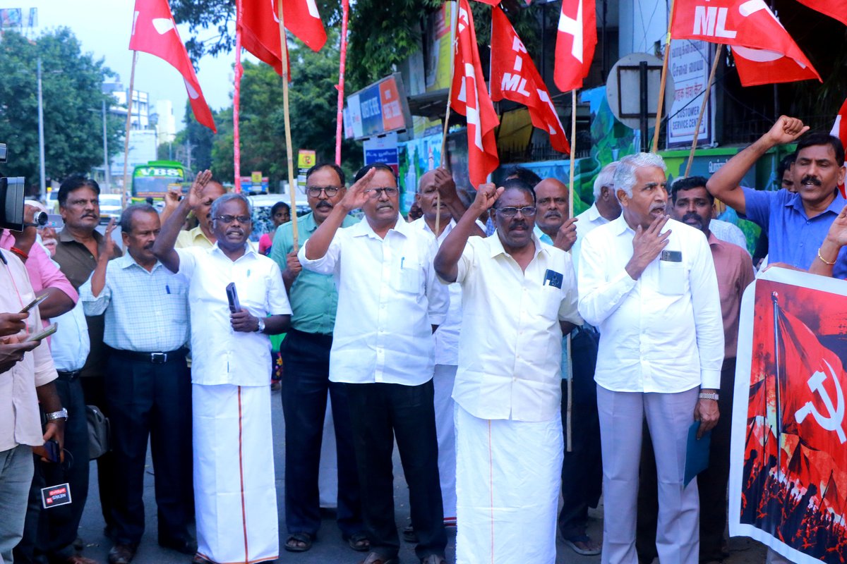 JanasakthiThola's tweet photo. #கோவை
தலைமைத் தேர்தல் ஆணையர் ஞானேஷ்குமாரை பதவி நீக்கம் செய்யக் கோரியும் ஜனநாயகத்தையும் வாக்குரிமையையும் பாதுகாக்க வலியுறுத்தியும் இடதுசாரி கட்சிகள் சார்பில் கோவையில் மாவட்ட ஆட்சியர் வளாகம் அருகில் 01.10.2026 அன்று கண்டன ஆர்ப்பாட்டம் நடைபெற்றது.
#RemoveCEC #RemoveGyaneshKumar https://t.co/rGo4HxDZ5g