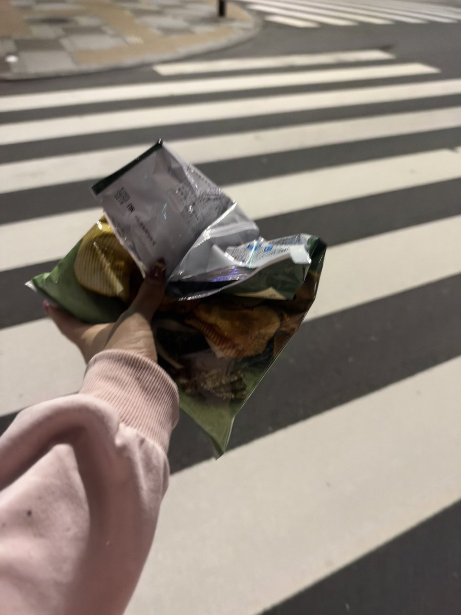 ho_chanx's tweet photo. なんか昨日ジャマイカ人がくれた！ https://t.co/w5PD0rdFQy