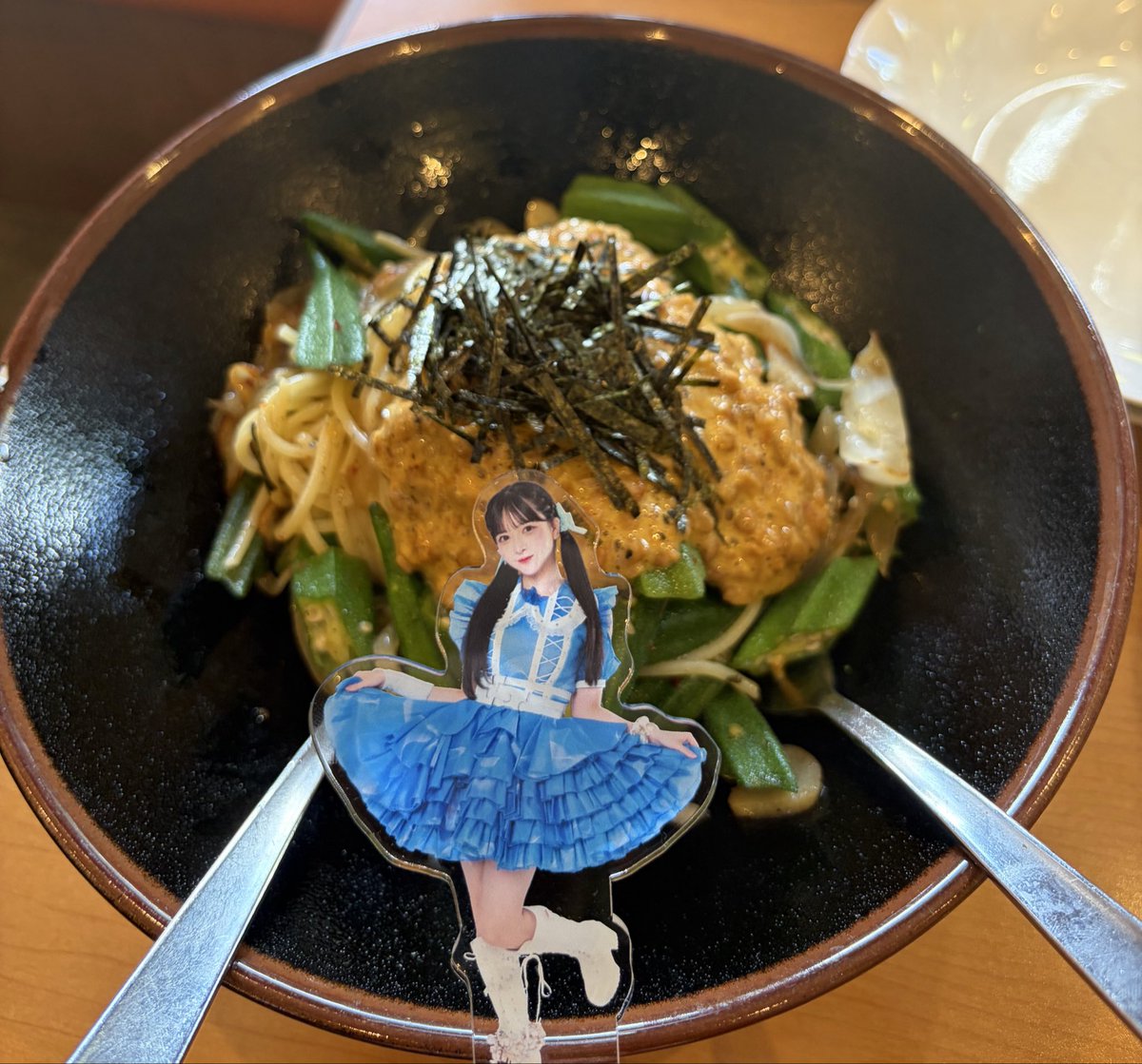 Katochan_2020's tweet photo. 久々の福岡！
やっぱらるきいとよし田は美味しかった😋
凪ちゃんにラーメンポーズしてもらったけど今回ラーメンの予定ないな💦
#yosugala
#yosugalatour2026 https://t.co/wrWMRBxXA0
