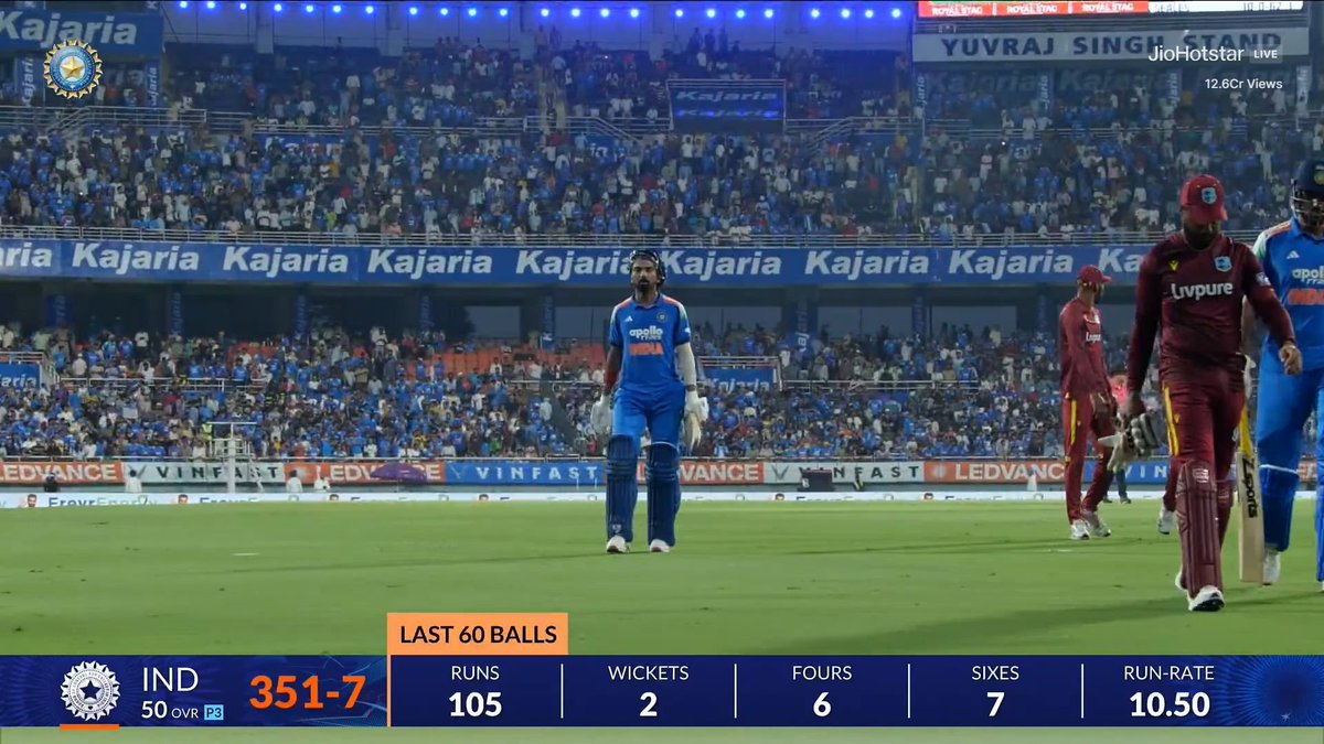 CricCrazyJohns's tweet photo. ODI AVERAGE OF KL RAHUL IS 51.11 🤯

- While batting in middle order, he has taken his ODI game into next level. https://t.co/gbxlFjGMIC