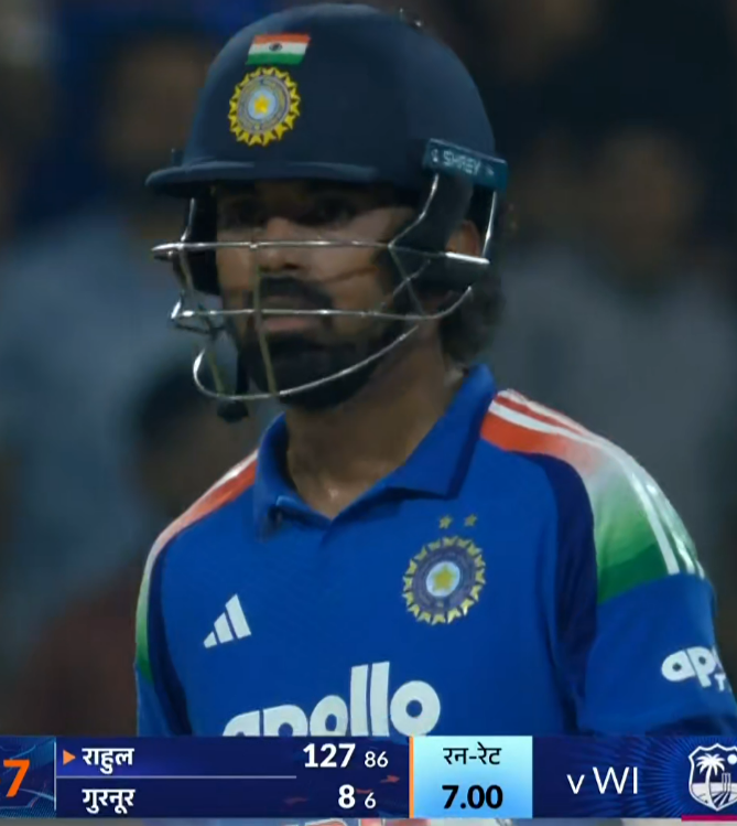 Cheexs7's tweet photo. @bcci_x owns rohit everytime https://t.co/k0ZiE5hHDg
