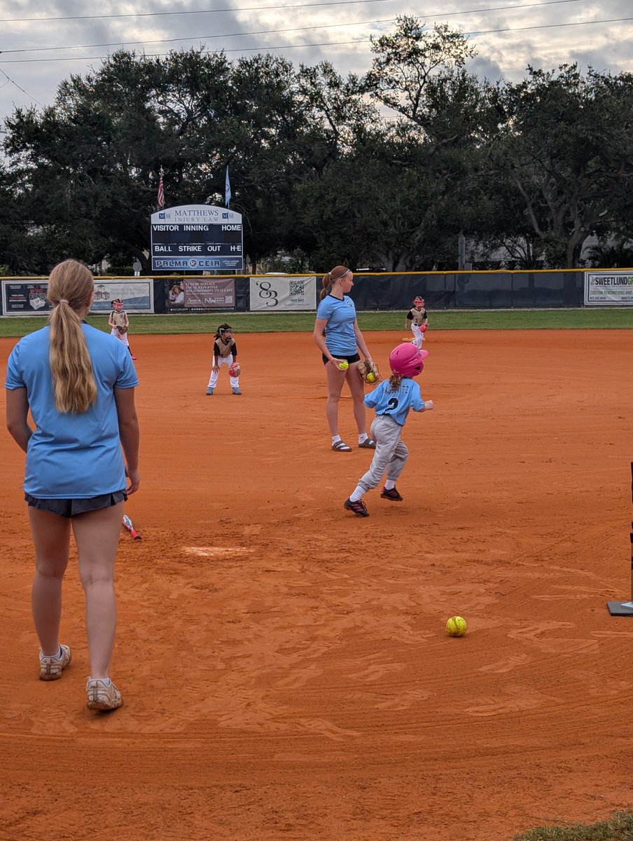 cozzens_s's tweet photo. Starting our softball morning watching @gigicozzens and Piper help coach future @VarsityPlant players at Palma Ceia little league. Right after this game we're headed over to Clearwater for @TopGunEvents Michelle Smith Classic https://t.co/L9momLJE96