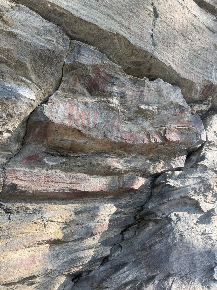 Iam_Sachidanand's tweet photo. The Prehistoric Rock Shelter Paintings Of Lakhudiyar, Kumaon Uttarakhand!
#Almora #uttarakhand #rockShelter #prehistoric #paintings #Lakhudiyar #india https://t.co/EdldowXOnb