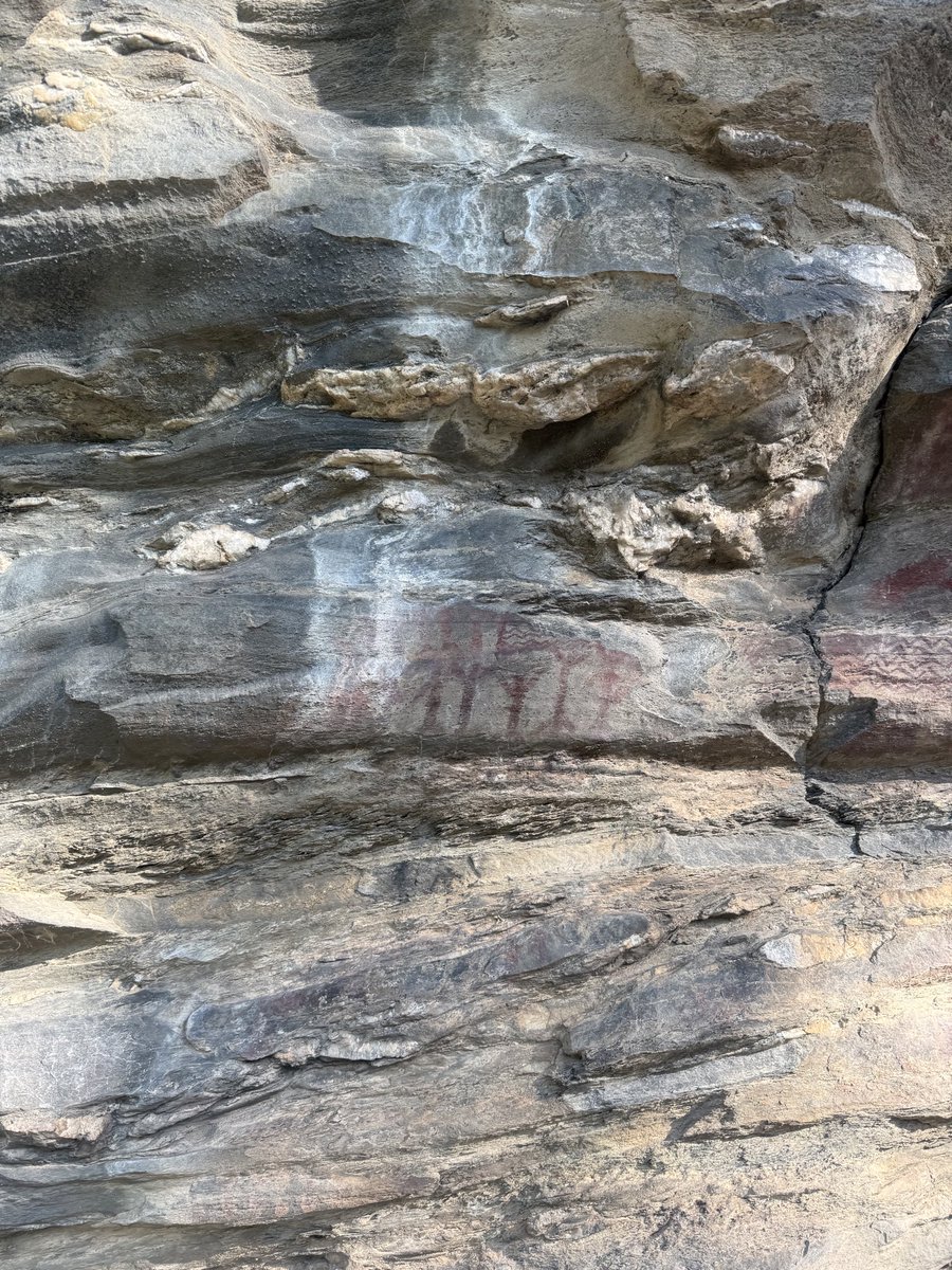 Iam_Sachidanand's tweet photo. The Prehistoric Rock Shelter Paintings Of Lakhudiyar, Kumaon Uttarakhand!
#Almora #uttarakhand #rockShelter #prehistoric #paintings #Lakhudiyar #india https://t.co/EdldowXOnb