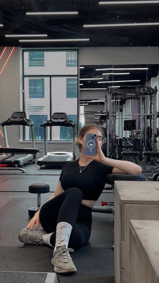 Diorgirlx's tweet photo. discipline > motivation https://t.co/YBeblJHdyu