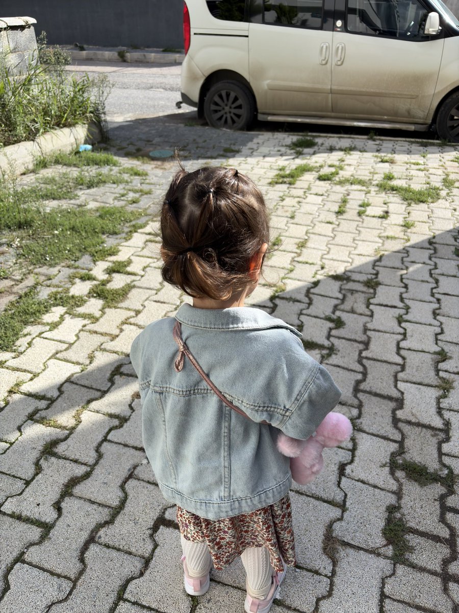 deruni_2's tweet photo. Bu gün bu hanımefendi’nin şoförlüğünü üstlendim https://t.co/p5TmJQtZak