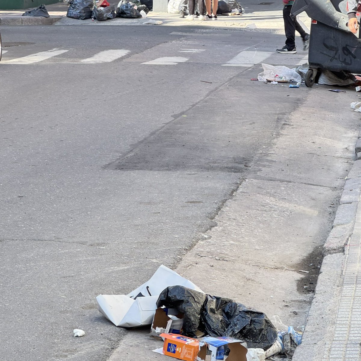 renegador_ar's tweet photo. Medios pauteros de Córdoba: “aumentan los locales vacíos en el centro”

Lo que los medios pauteros de Córdoba no muestran del centro: https://t.co/5NZdgRiFZ4
