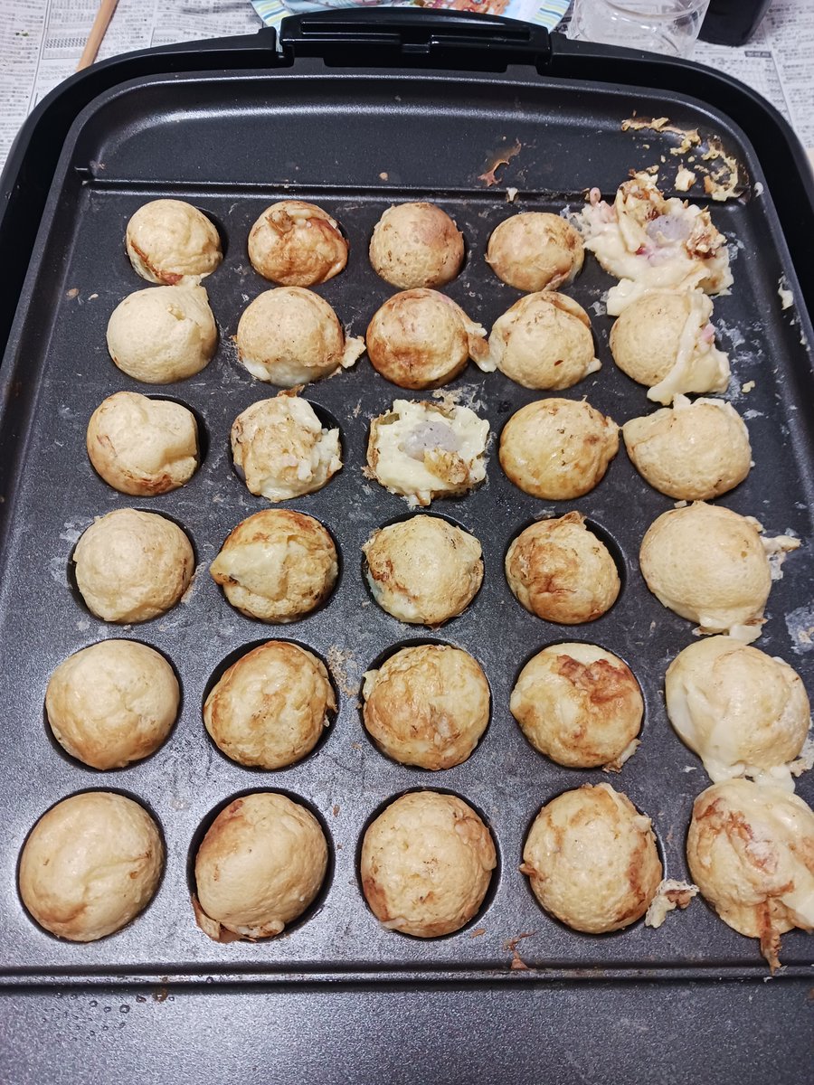 gennchann's tweet photo. 本日は巨人零封もとい、マジック0を祈念して勝利のタコ焼きを焼いておりました～。
念ずれば花開く。
しかしこれ見たら鉄板の熱伝導がようわかりますな。。。
#阪神タイガース https://t.co/vcD6JsBVql