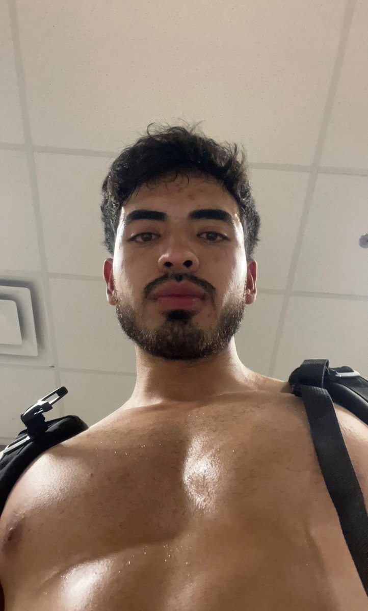 plantsandcocks's tweet photo. Carlos Papi 😍 https://t.co/ozKaSC1v8o