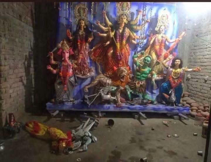 HinduVoice_in's tweet photo. News coming in from #Netrakona district of #Bangladesh 

Islamists attacked a Durga Mata temple in Kashipur village under the #Kendua union of the #Netrakona district. 

Several Murtis were vandalised. https://t.co/Pn2P2as3mu