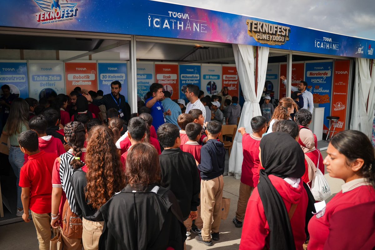 ibrahim_besinci's tweet photo. 🦾 İcat çıkaran, üreten ve geleceği tasarlayan gençlerimizle İcathane Atölyemizdeyiz!

Enerjini, heyecanını ve fikirlerini al gel! 🚀
Yarının teknolojisini inşa eden gençliğin bir parçası olmak için sen de bize katıl! 😎

📍 Stant: S-14

#TÜGVA #İcathane #TEKNOFEST https://t.co/UWRMJNg5vi