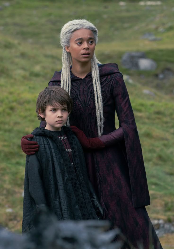 B73300Blue's tweet photo. Fun fact: In the books, Baela and Rhaena are only a year older than Joffrey https://t.co/VHuwXyVvKL