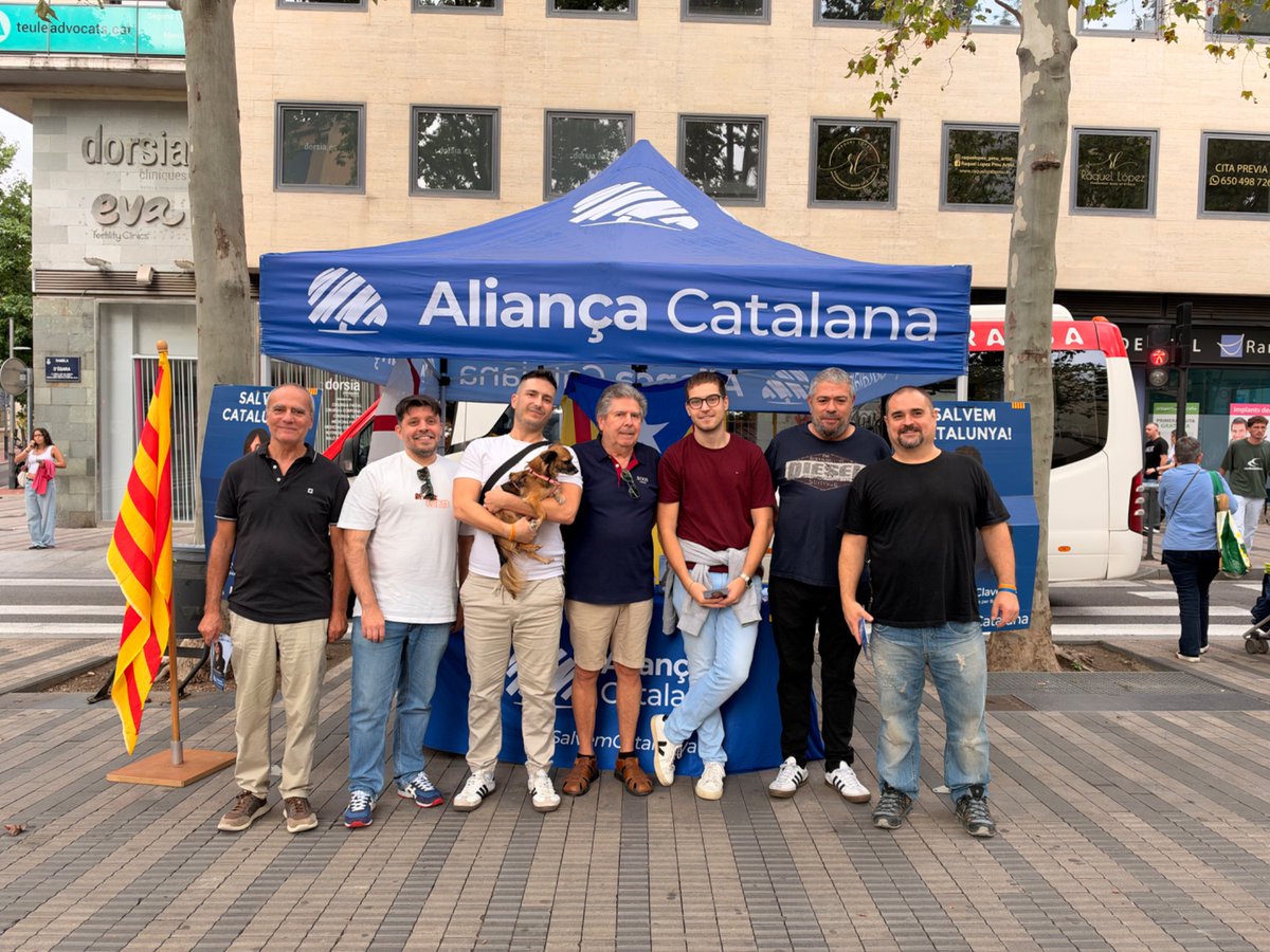 V_OccidentalAC's tweet photo. Avui, tot i la pluja, les nostres parades informatives a Terrassa, Vacarisses i Rubí han sigut un èxit!

Seguim treballant per una Catalunya segura, pròspera i amb identitat, escoltant els veïns i fent créixer el projecte arreu del Vallès Occidental.

Gràcies a tothom que s’ha acostat a parlar amb nosaltres.

Ens veiem el proper Dimecres 7 d’Octubre a Sant Quirze del Vallès de 17h a 20h.

#SalvemTerrassa
#SalvemRubí
#SalvemVacarisses