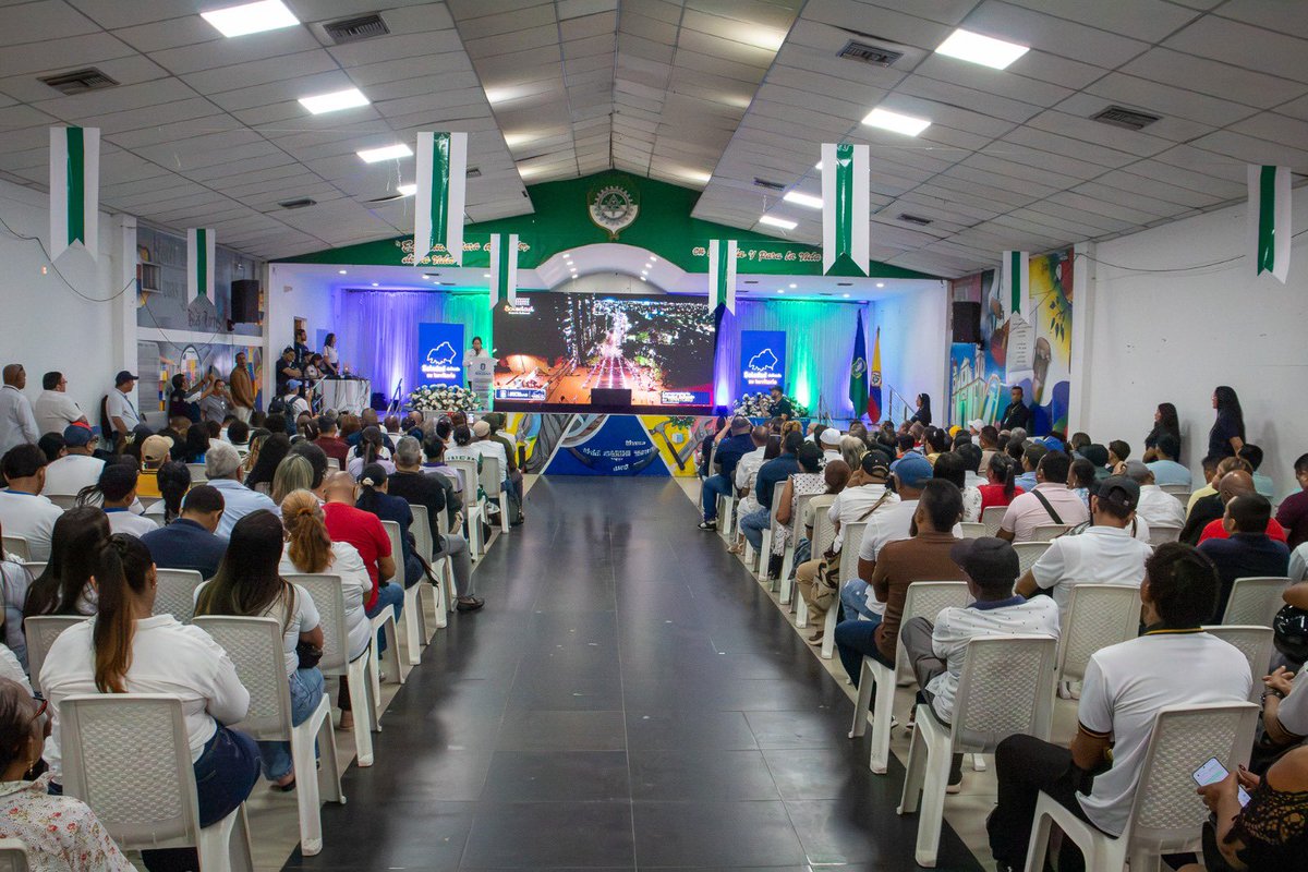 soledadalcaldia's tweet photo. 📍 Soledad defiende su territorio con argumentos técnicos, jurídicos y participación ciudadana.

La Alcaldía de Soledad socializó con la comunidad los fundamentos del proceso de deslinde y reiteró que continuará su defensa por las vías institucionales, con respeto por la ley y las entidades competentes.

Según los estudios citados por la administración, el análisis territorial reconoce una participación del 96 % para Soledad y del 4 % para Malambo en el área en discusión. 

Soledad somos todos💙💚