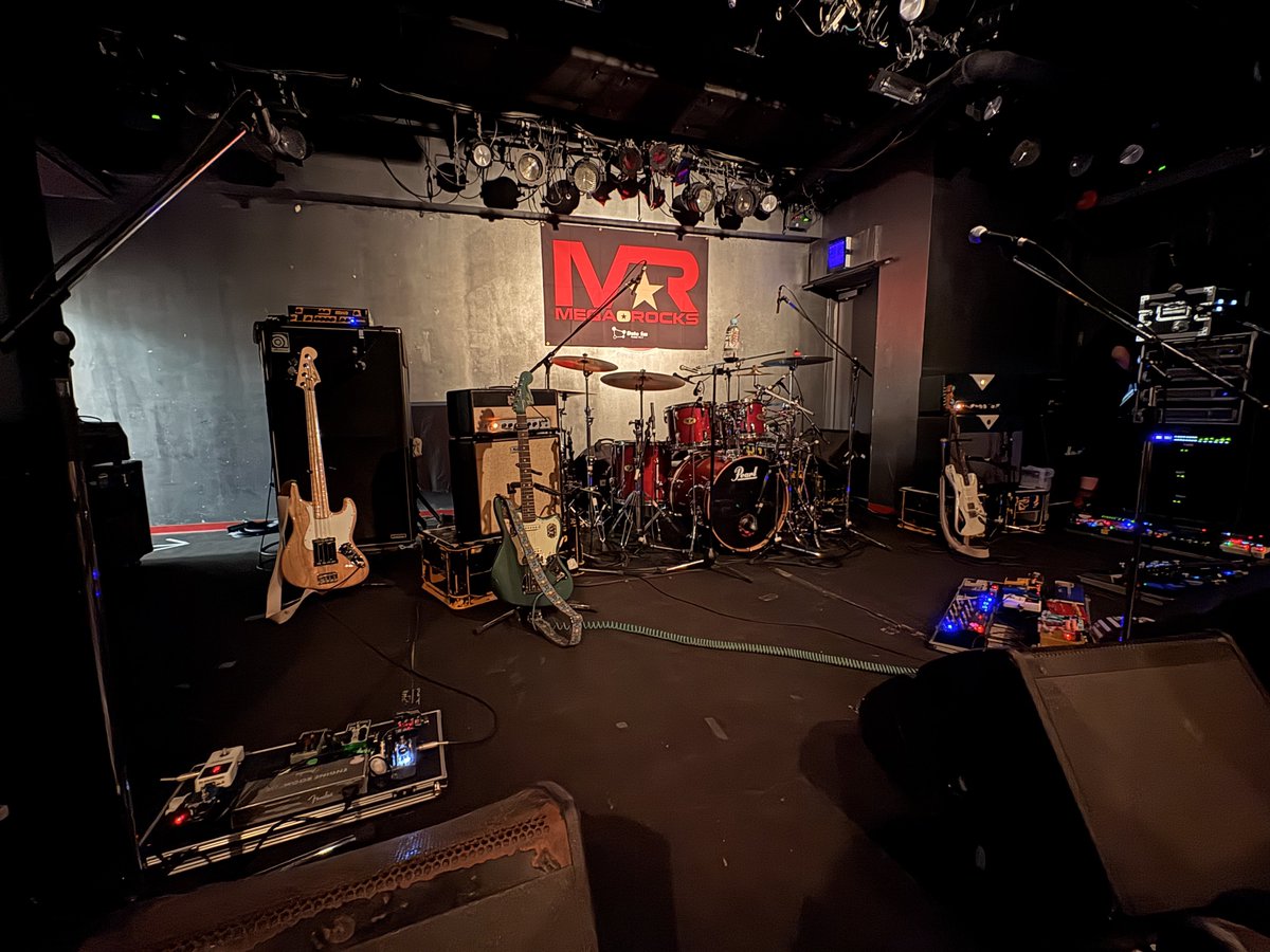 fjj81n's tweet photo. 仙台楽しすぎた。
HINONABE→牛タン（Ayllton）→至福ぽんちょ→ Ochunism→Maverick Mom →Aonowa

こっちが感想言う前にバンド側から「いつもありがとうございます」って言われるめちゃめちゃ嬉しいです。たくさんの音楽浴びれて牛タン食べる時間なかったけどマジで楽しい1日だったよ。
#MEGAROCKS https://t.co/6GLBF7y8Tz