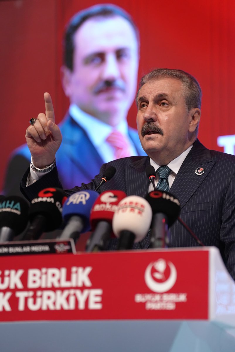 bbphabermerkezi's tweet photo. TÜRK MİLLETİNDEN, TÜRKÇEDEN VE ÜNİTER DEVLET YAPIMIZDAN TAVİZ VERMEYİZ!

“Türk milleti ifadesinden, Türkçeden, üniter devlet yapımızdan ve millî egemenliğimizden taviz verilmesini asla kabul etmeyiz. Terörün sona ermesi, milletimizin ortak geleceğini ve devletimizin bütünlüğünü güçlendirmelidir.”
#MustafaDestici
#TürkiyeninBirliği