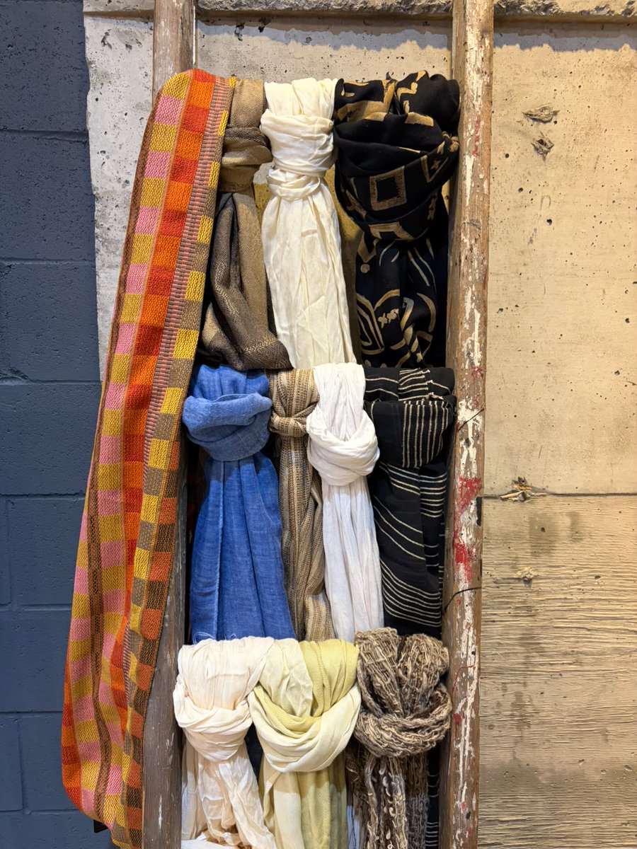 DLVisionMode's tweet photo. Découvrez chez La Pompadour MTL, jusqu'au 31 décembre prochain, l'exposition-vente Confidences &amp; Création dévoilant des objets précieux et souvenirs appartenant au mythique couple @PoitrasDesign et Colette Chicoine. #LaPompadourMTL #DLVisionMode

https://t.co/rvvRy4db2K https://t.co/gQFcE7DTMO