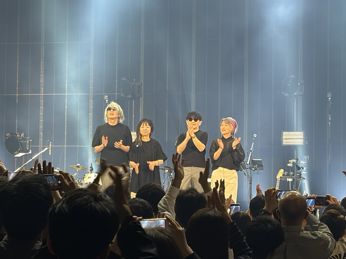 KK_t's tweet photo. CORNELIUS REFRACTIONS TOUR 2026@Zepp Haneda 公演2日目
この数年リリースした曲を積み重ねた新譜の楽しいダンサブルさに加えて、使う人が使えばAIもちゃんと作品になるってのを実感した。
大きな変化が沢山あって面白かったし、同年代として嬉しかった。
#Cornelius
#コーネリアス
#REFRACTIONS https://t.co/zNImU9krhc