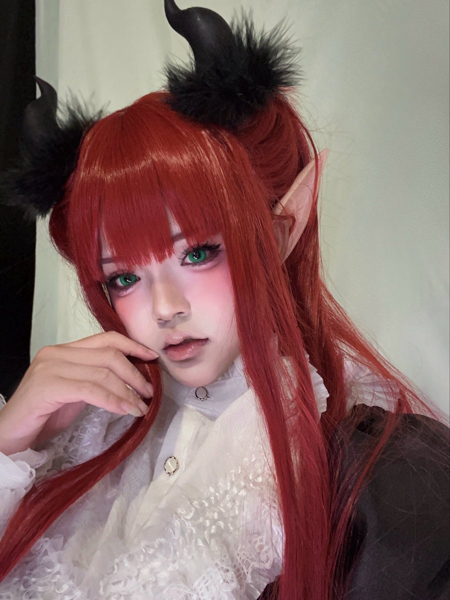 IreneCosette's tweet photo. nhìn gì, cắn bh
#xh #fyp #cosplay https://t.co/Ok1cOnzUTs