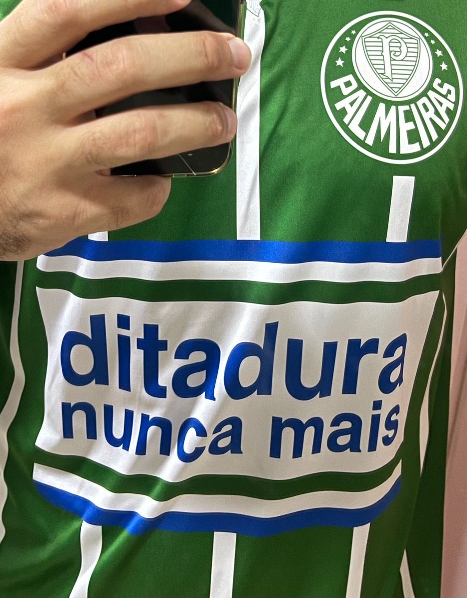 octaviorocca93's tweet photo. pronto pra votar https://t.co/7kucjxlzUy